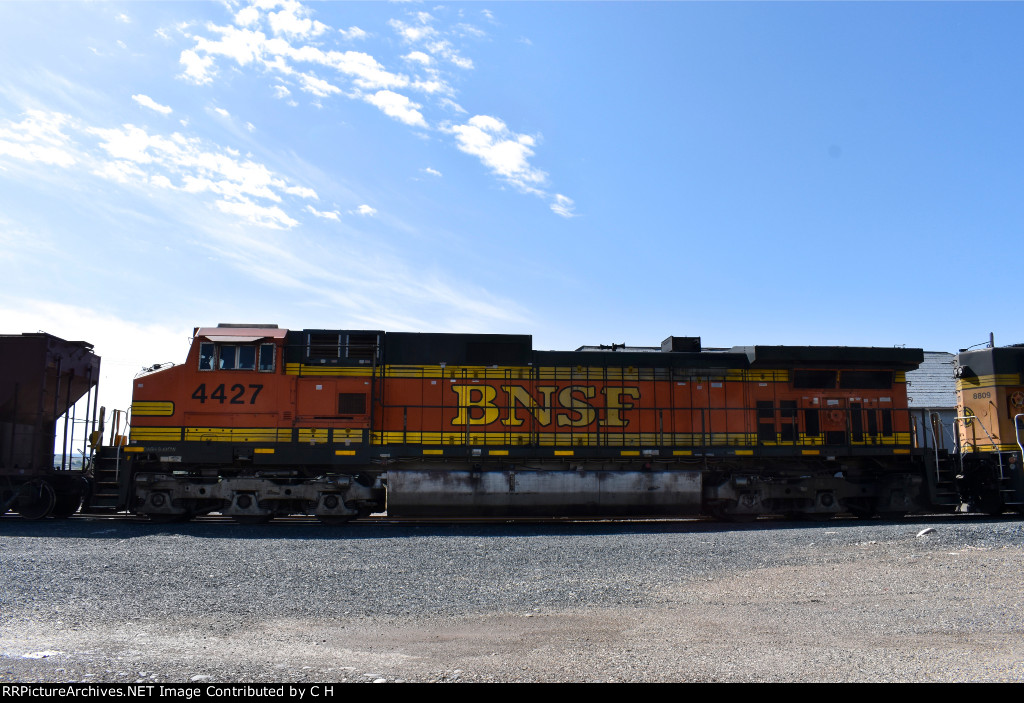 BNSF 4427